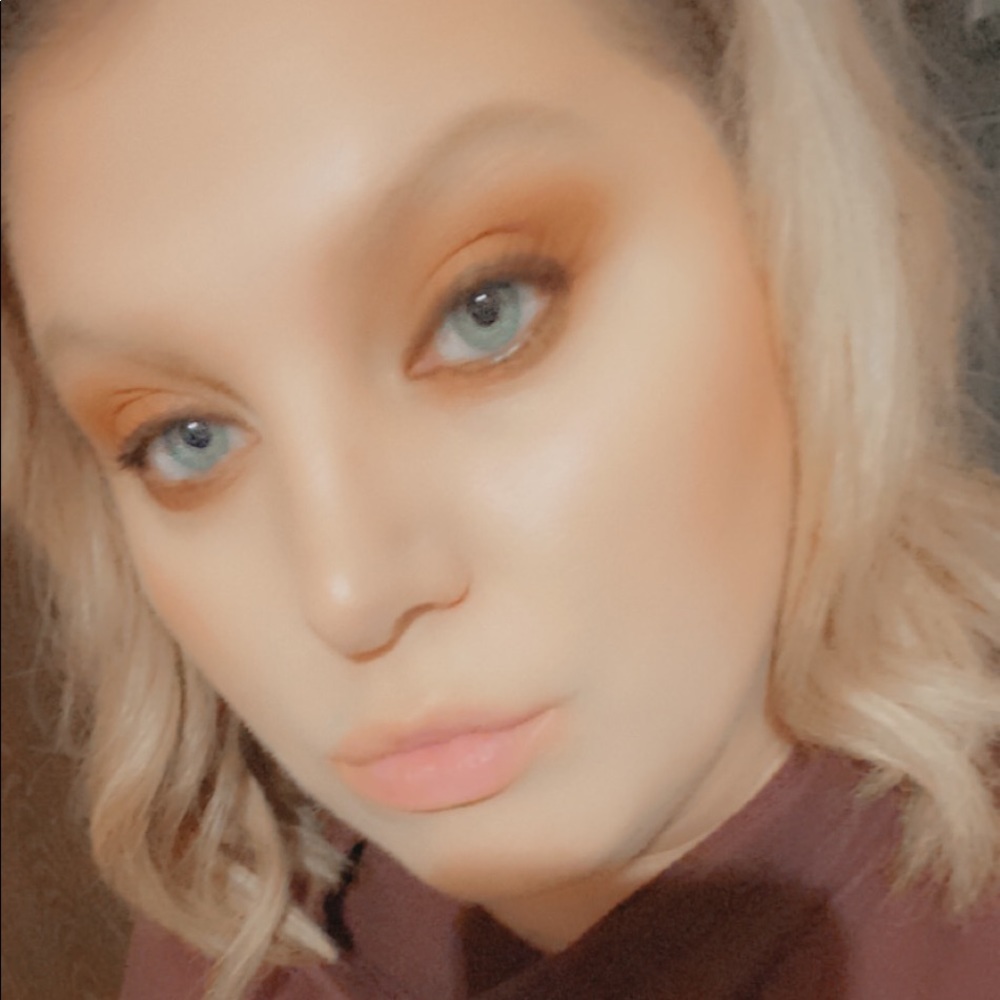 Meet your Posher, Melissa